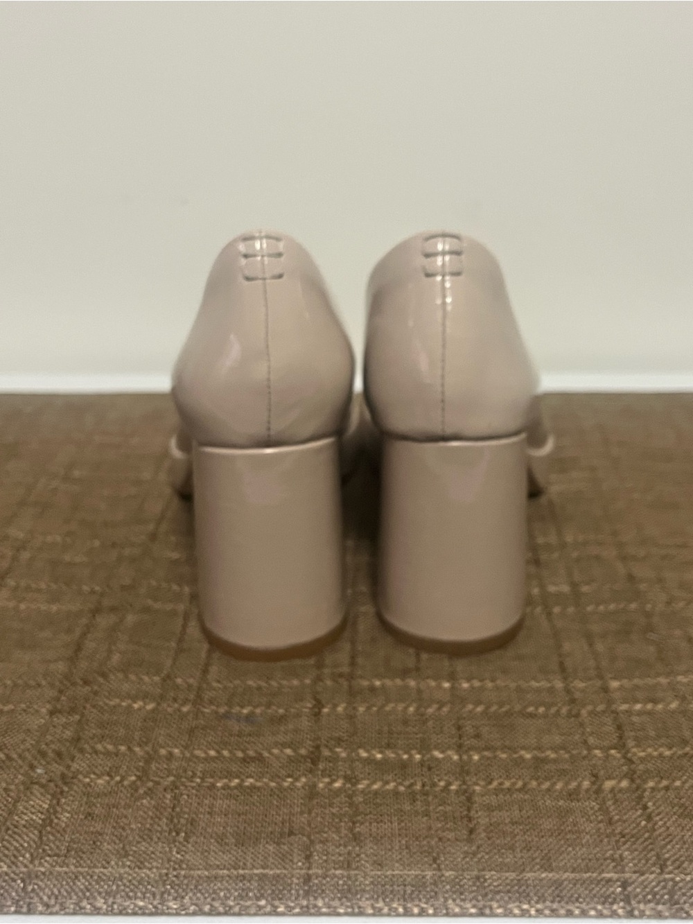 Clarks Women's Nude Patent Block Heel Pumps - Picture 3 of 7